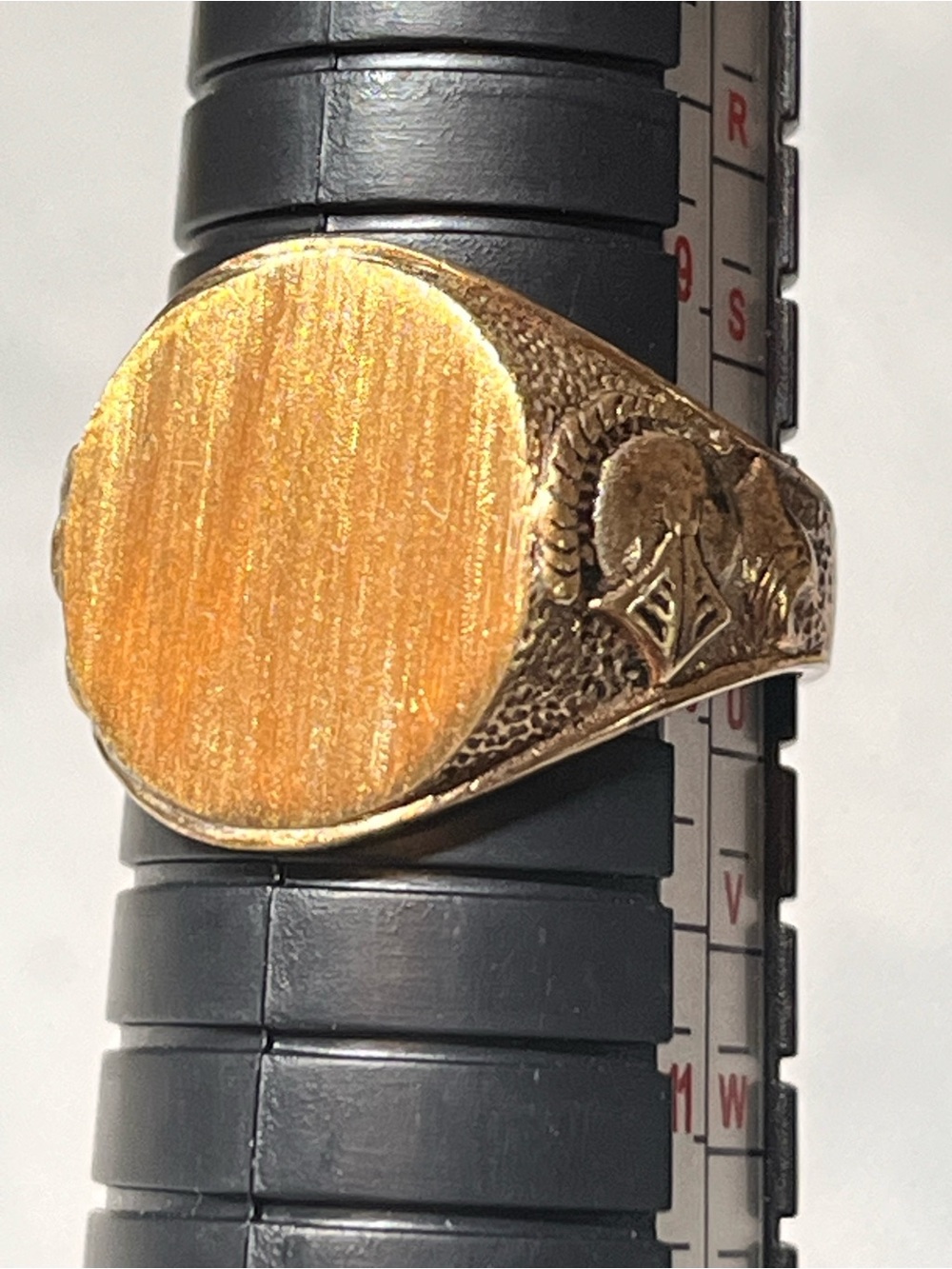 Gold-Tone Men's Signet Ring - Classic Round Face
Size 10